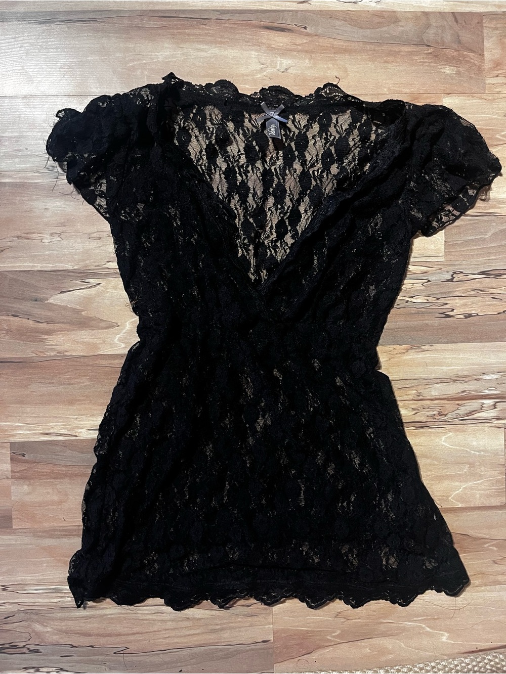 Vanity Black Lace V-Neck Short Sleeve Camisole